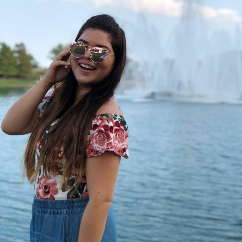 Meet your Posher, Claudia